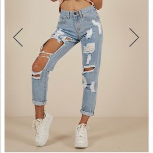 NWT Showpo Hailey Ripped boyfriend Jeans